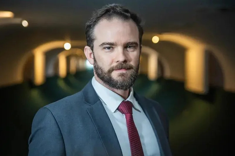 Governo prepara pacote que autoriza saque de até 20% do FGTS para quitar dívidas, revela ministro