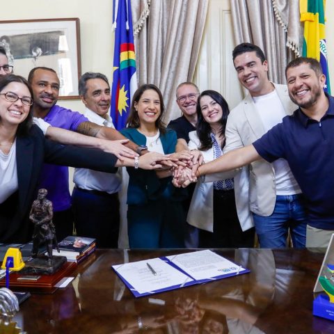 Com previsão de geração de mil empregos diretos, Raquel Lyra anuncia chegada de empresa de Call Center em Caruaru