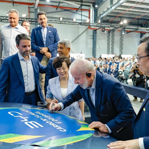 Com alta de 45%, Brasil foi principal destino de investimentos chineses em 2025