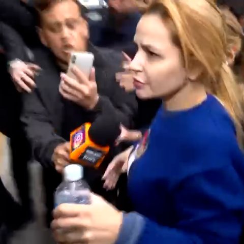 Presa, Deolane Bezerra é classificada como integrante do PCC pela polícia