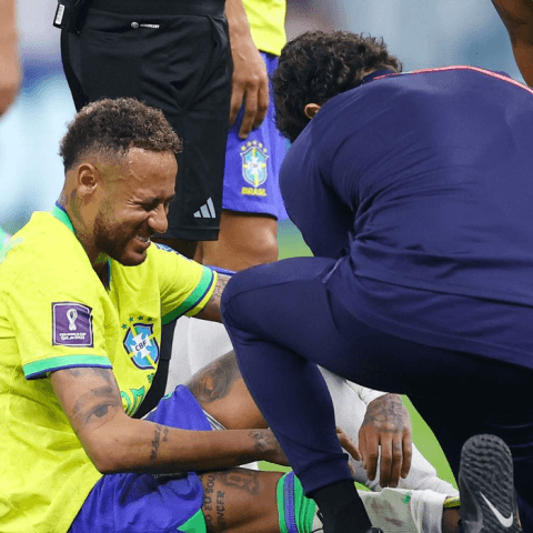 CBF decide pela  permanência de Neymar após anúncio de lesão