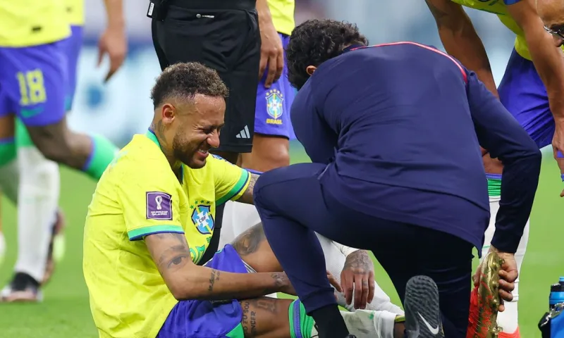 CBF decide pela  permanência de Neymar após anúncio de lesão