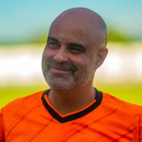 Santa Cruz anuncia Cristian de Souza como novo técnico para a sequência da Série C