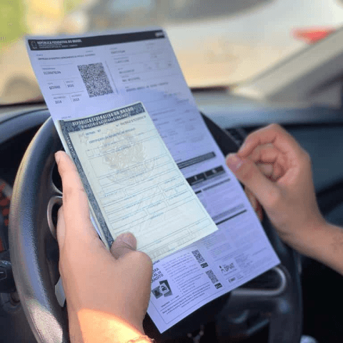 5 documentos obrigatórios do veículo que exigem acompanhamento frequente ao longo do ano
