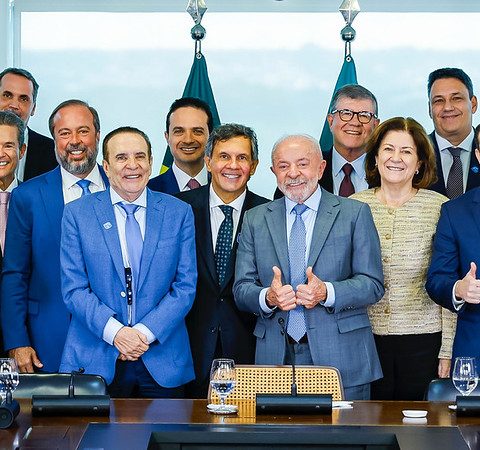 Governo quer elevar etanol na gasolina para 32% para conter alta dos combustíveis E reduzir exposição a aumento nos preços internacionais