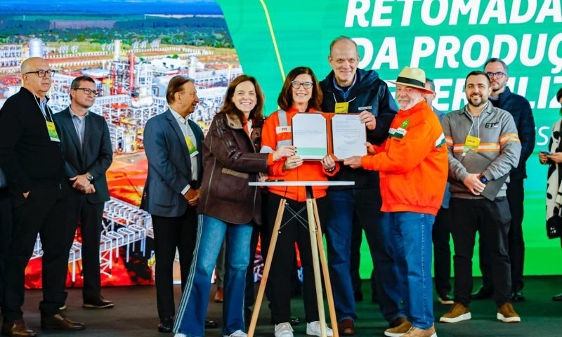 Lula defende produção nacional de fertilizantes ‘reduzir a dependência externa para o seu próprio povo’