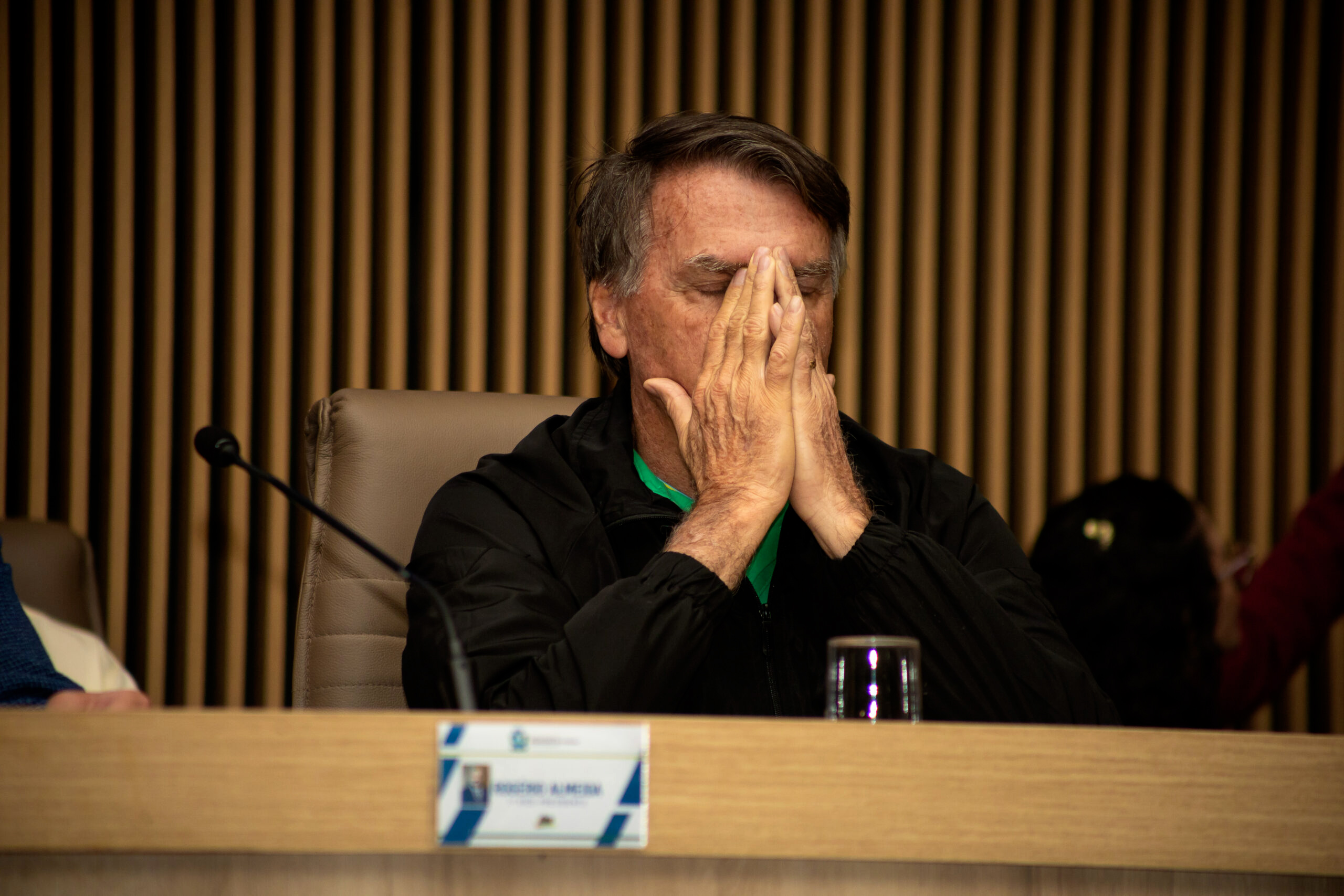 Prisão domiciliar de Bolsonaro chega ao fim na quinta(28);Moraes avalia retorno ao sistema prisional