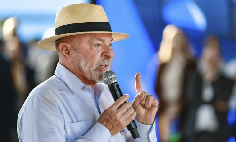 “Não me candidatei a presidente para fazer coisa para rico.Quem precisa do governo são as pessoas humildes, a classe média”, diz Lula