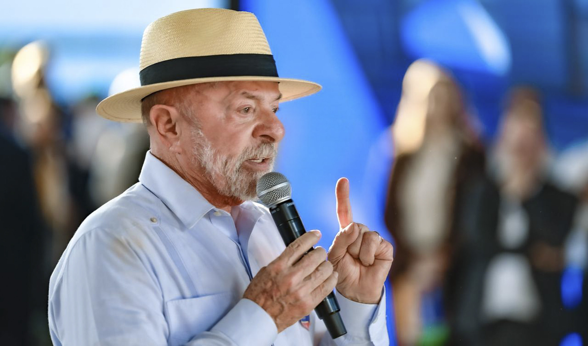 “Não me candidatei a presidente para fazer coisa para rico.Quem precisa do governo são as pessoas humildes, a classe média”, diz Lula