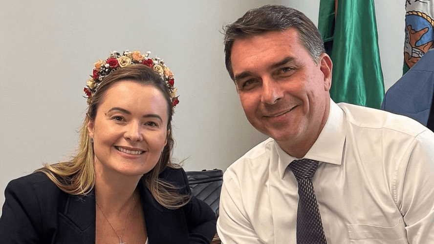 Júlia Zanatta se dispõe a ser vice de Flávio Bolsonaro: ‘Pronta para o combate’
