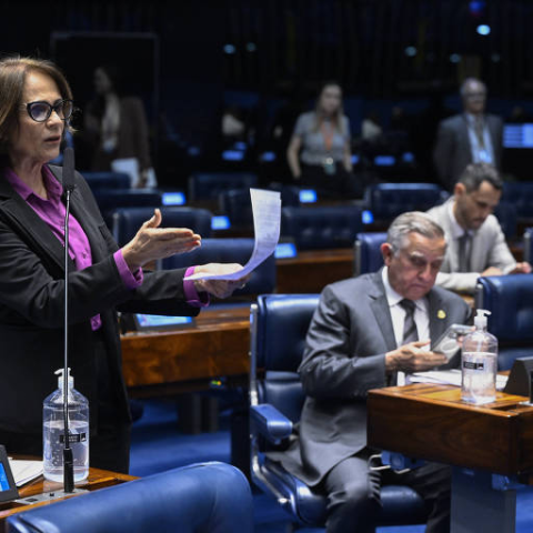 Senado aprova projeto que dificulta aborto legal em menores de 14 anos vítimas de estupro