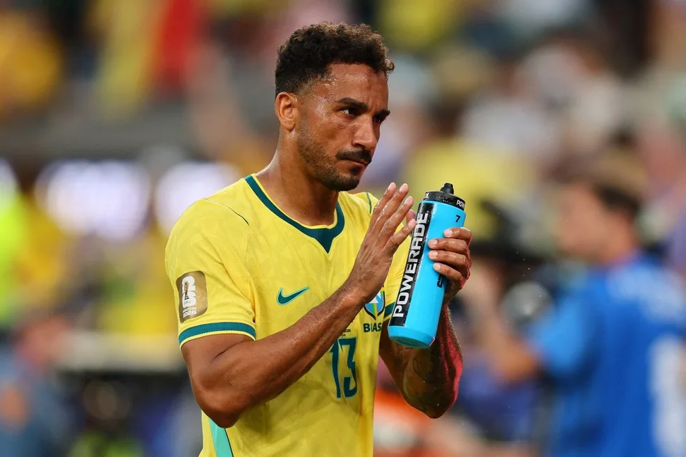 Danilo critica atuação do Brasil: “Tem que agradecer que o primeiro tempo terminou 1 a 1”