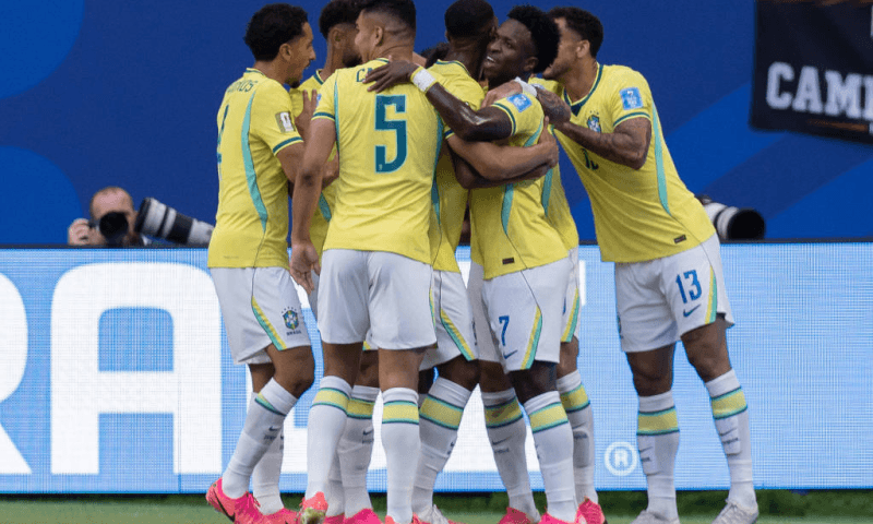 Brasil tem brilho de Vini Jr.,bate a Escócia com jogo convincente e avança ao mata-mata da Copa em 1º