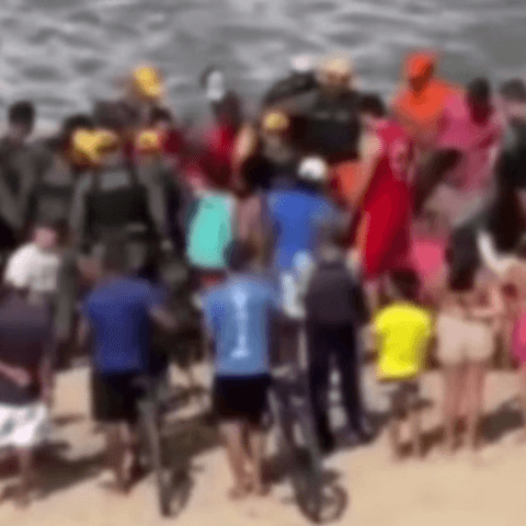 Menino de 11 anos atacado por tubarão na praia de Piedade estava na parte rasa do mar,diz  Corpo de Bombeiros