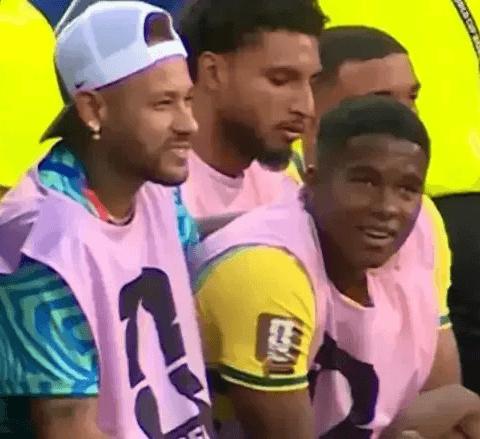 Dublador flagra conversa de Endrick com Neymar no banco do Brasil em estreia do Brasil na Copa