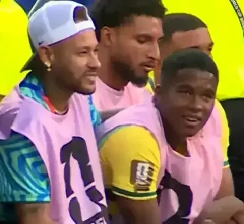 Dublador flagra conversa de Endrick com Neymar no banco do Brasil em estreia do Brasil na Copa