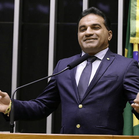PF faz busca e apreensão  contra deputado do PL sobre  suspeita de desvio de emendas