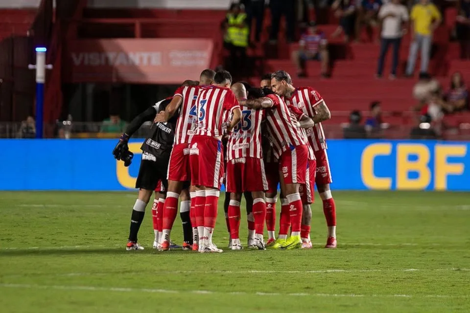 Com um a menos, Fortaleza vence o Náutico nos Aflitos;Timbu perde a segunda seguida e cai na tabela