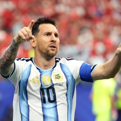 18 vezes Messi: argentino marca gols históricos, vira maior goleador em Copas e classifica Argentina