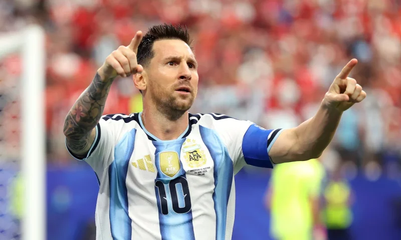 18 vezes Messi: argentino marca gols históricos, vira maior goleador em Copas e classifica Argentina